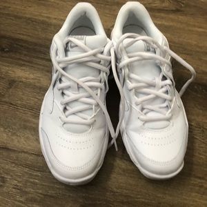 nike leather tennis shoes